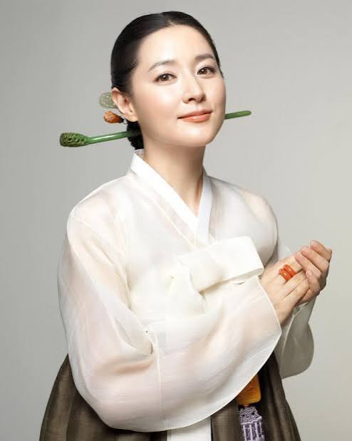 한복에 어울리는 헤어와 메이크업 2 한복에 어울리는 메이크업 - 스포츠경향